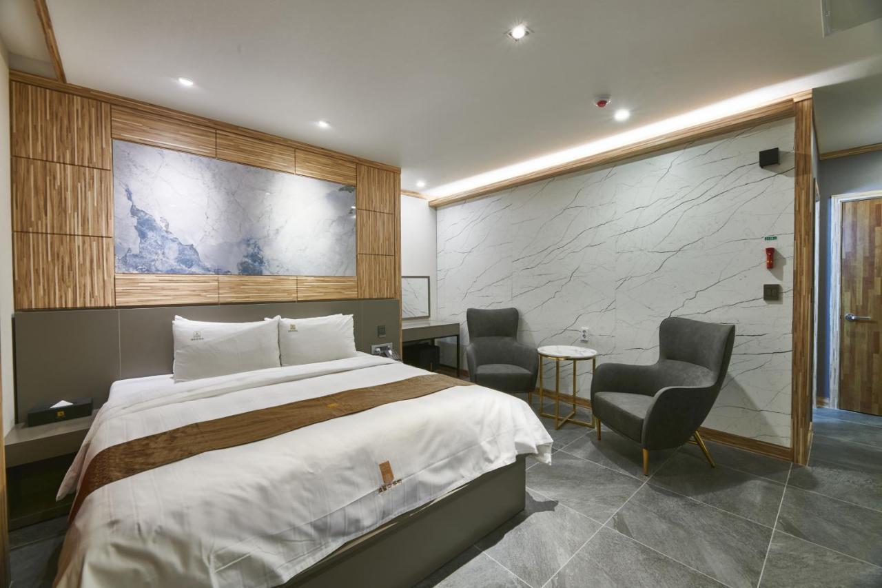 Aura Hotel Ansan Buitenkant foto