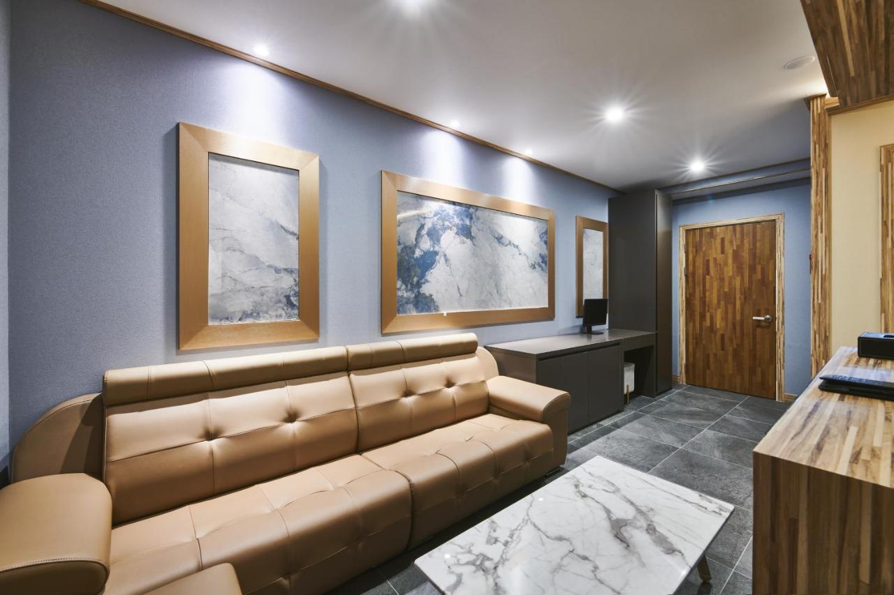 Aura Hotel Ansan Buitenkant foto