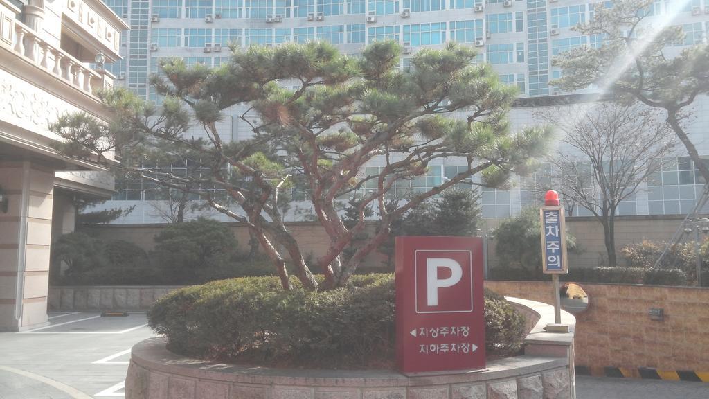 Aura Hotel Ansan Buitenkant foto